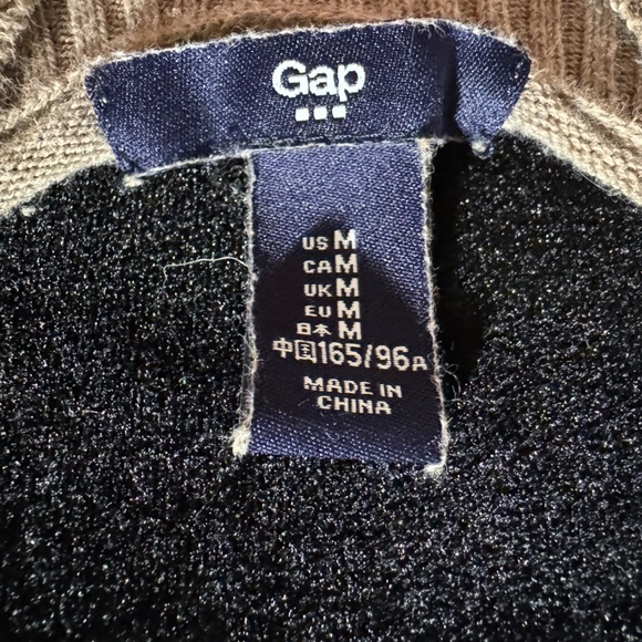 Gap V Neck Sweater Size M - Picture 3 of 3